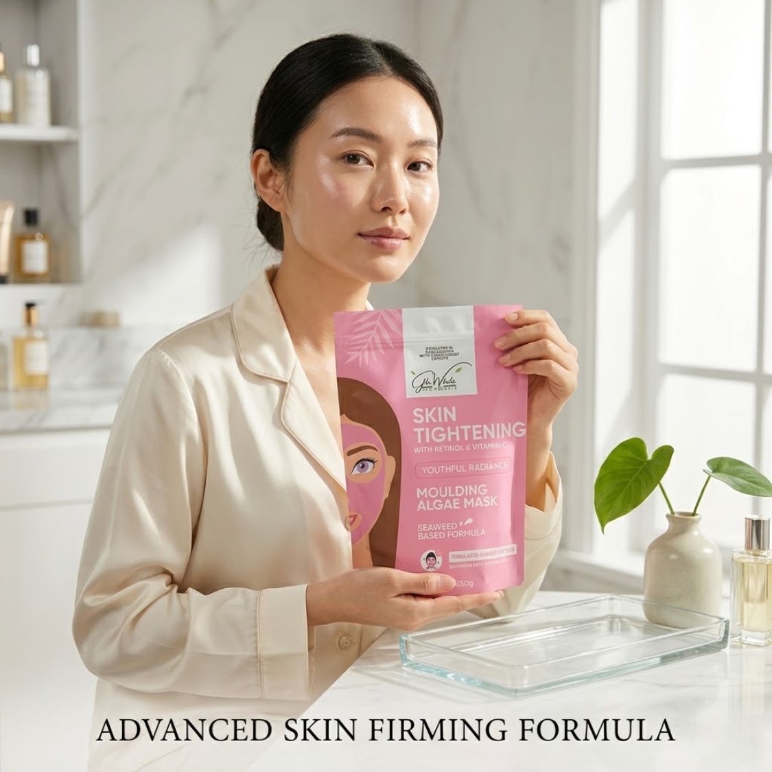 Skin tightening algae mask pouch, retinol & vitamin C, 450g, held by person